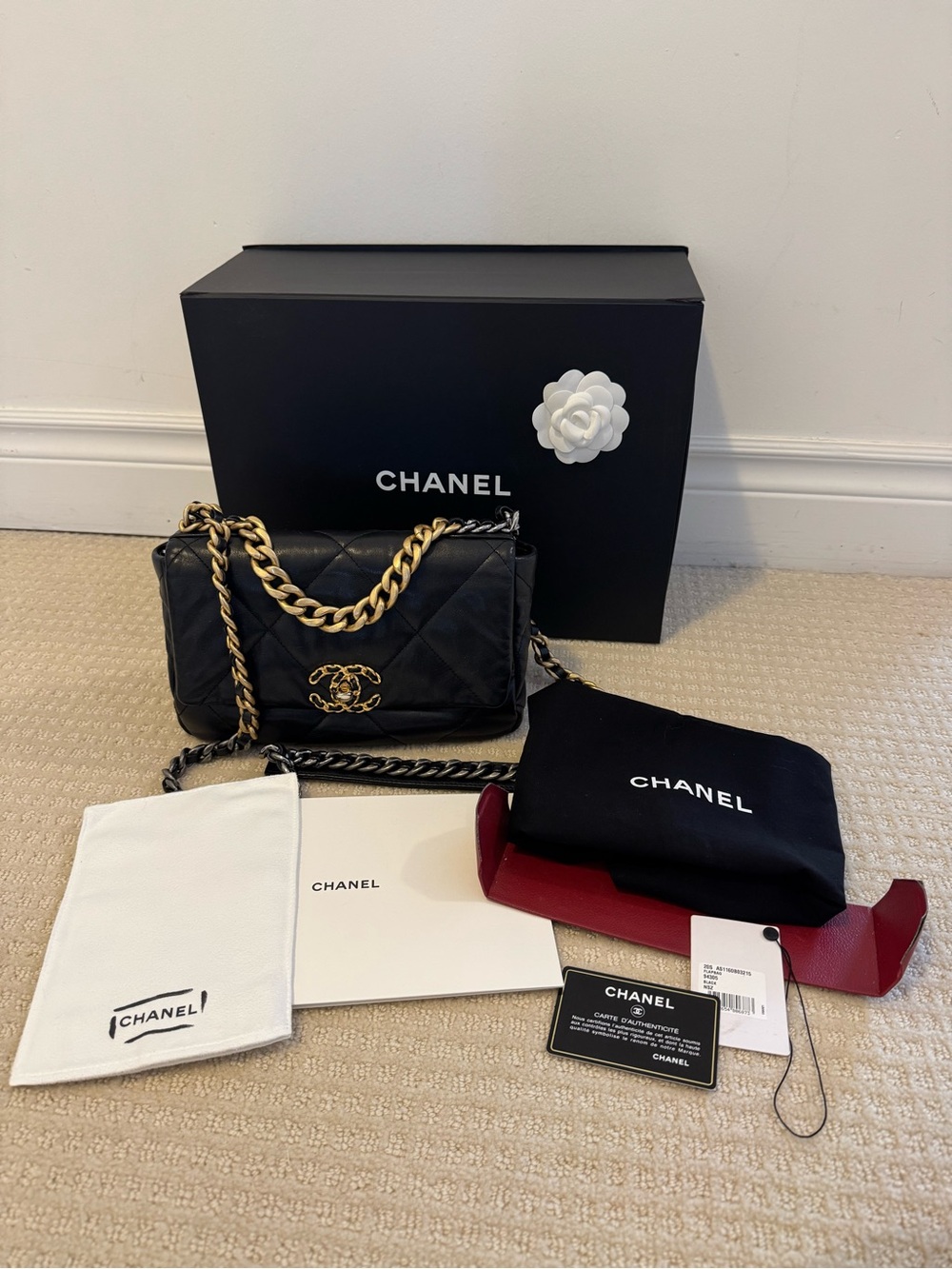 CHANEL Goatskin Black Quilted Leather Shoulder Bag with Gold-Tone Chain- Small